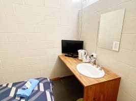 Best Tassie Hotel All Revenue Streams A1 Present FHGC 0/0 $895K +sav Vendor Finance conditions app