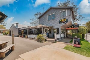 Restaurateurs & Cafe/Bar operators: ignite this unique Spice of Life Cafe Deli to be so much ...