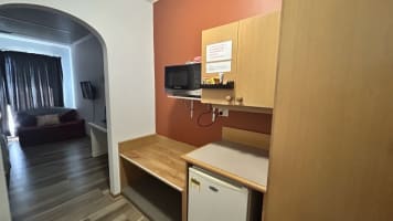 Profitable 15 - Room Murray River Motel with Long Lease Security