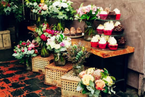 'A BUNCH OF CAKES'.  WELL KNOWN CAKE & FLORIST SHOP. CENTRAL SPOTSWOOD
