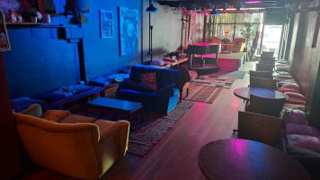 UNDER OFFER - Piano on High - A piano bar with a late night licence