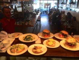 THE EATERY ON JONSON –  CAFÉ / BAR / BISTRO