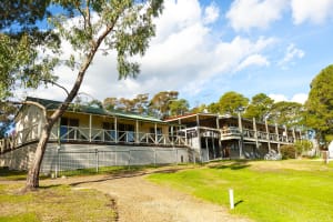 FREEHOLD - Golden Heritage Accommodation, Beechworth VIC - 1P0598