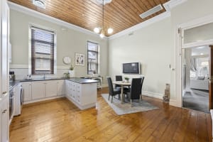 LEASEHOLD - Bull & Mouth Hotel Motel, Maryborough VIC - 1P0576