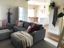 COUNTRY LIVING , CITY CLASS, FAR FROM THE RAT RACE, YOU’LL LOVE IT! - 2814ML