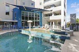 Executive Living with Significant Income - ID 7846