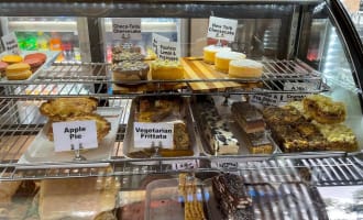 LEASEHOLD - Gardens Lake Cafe, Ararat VIC - 1P0617