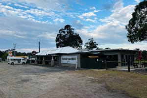UNDER OFFER – Woodside Beach Hotel