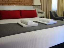 THRIVING REGIONAL MOTEL TOWN, SECURE LEASE & STRONG RETURN POTENTIAL - 1640ML