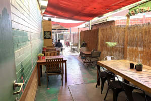 LEASEHOLD - Muddy Waters Cafe, Wangaratta VIC - 1P0568