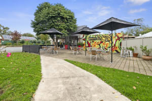 Successful, long-standing (40+ years in business) cafe for sale