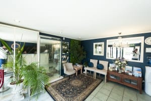 LEASEHOLD - Yass Windscreens & Glass NSW - 1P0518