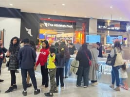 C9 Chocolate & Gelato in a Busy Shopping Centre