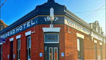 UNDER OFFER - Queen's Head Hotel