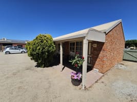 COUNTRY OPPORTUNITY WITH A BRIGHT FUTURE - 2453ML