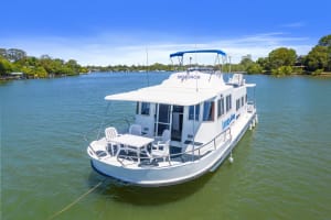 Unique Noosa River Lifestyle Opportunity!