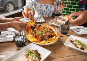 Long Standing Restaurant - Vibrant Dining Destination