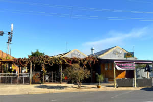 LEASEHOLD - Half Acre Cafe, Howlong NSW - 1P0595