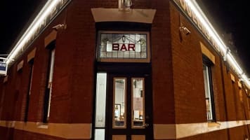 UNDER OFFER - Queen's Head Hotel