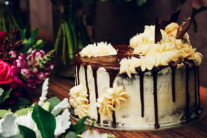 'A BUNCH OF CAKES'.  WELL KNOWN CAKE & FLORIST SHOP. CENTRAL SPOTSWOOD