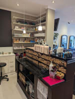 Spacious Hair Salon with Beauty Room in Prime Doncaster East Location