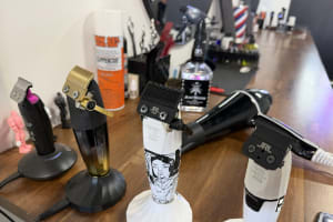 LEASEHOLD - Morv The Barber, Corowa NSW - 1P0587