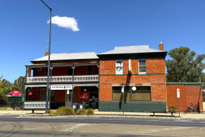 UNDER OFFER - Glenrowan Hotel, VIC - 1P0575