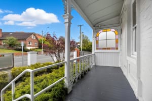 Prime Location Residence with Income or 3 BnB lets (stca) or Health Professional Rooms