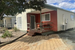 LEASEHOLD - BIG 4 Cabin Park Hay, NSW - 1P0183