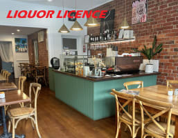 Beautiful Cafe or Restaurant that has it all.