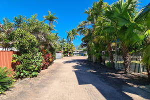 Coastal Caravan Park - island views and  just a short stroll to the town centre and beachfront