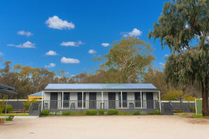 UNDER CONTRACT - Glenrowan Kelly Country Motel, VIC - 1P0529