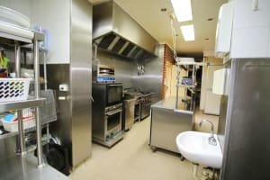 FULLY LICENSED CAFE, HEAVY TOURIST AREA IN HEYFIELD.