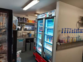 Busy Lakeside Cafe in a Popular Tourist Location – Ararat, Victoria