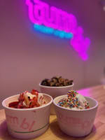 High-Profit Self-Serve Dessert Bar in Prime Spot. Easy to Manage, Strong Returns