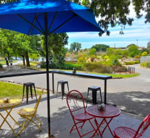 LEASEHOLD - Gardens Lake Cafe, Ararat VIC - 1P0617