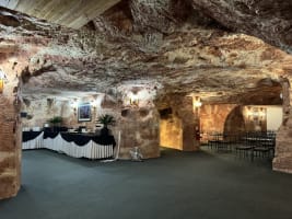 MULTI-AWARD WINNING UNDERGROUND MOTEL IN COOBER PEDY | Resort Brokers ID : FH009333