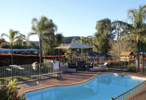 **Under Contract** Rare Opportunity 21-Key Leasehold going concern motel