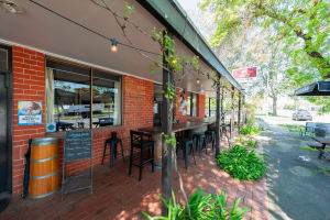 LEASEHOLD - Moyhu Hotel, VIC - 1P0514