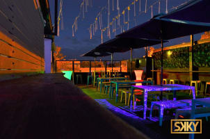 Night club / Pub with full commercial kitchen / Must be sold - Put in an Offer!