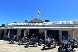 FREEHOLD VACANT POSSESSION - Blighty Hotel, NSW - 1P0436