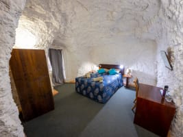 TOURISM ATTRACTION, A UNIQUE INVESTMENT OPPORTUNITY IN OUTBACK AUSTRALIA - 1475MF