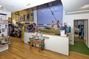 Est Circa 45 yrs Iconic Retail Business Weekly Sales $16K+ Profitable Easy To Operate