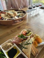 Established SA Wine Tour Operator: 25+ Years, Branded Fleet & Growth Potential