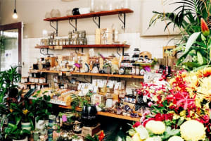 'A BUNCH OF CAKES'.  WELL KNOWN CAKE & FLORIST SHOP. CENTRAL SPOTSWOOD