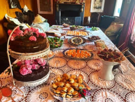 HISTORIC ROBBIE BURNS HOTEL   -  BUSINESS OPPORTUNITY HERE