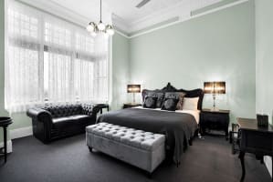Profitable Iconic FHGC Bischoff 15 Room Hotel Waratah Tas $1mill+ T/O Growth Potential 10% ROI
