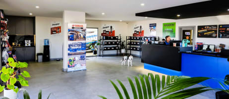 Retail Battery Shop – Butler, WA