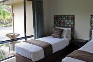 FREEHOLD 7.5 ACRES & HOLIDAY ACCOMMODATION FOR SALE