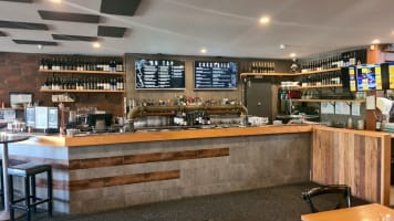 Missing Gorilla - A spacious family friendly pub and live music venue.